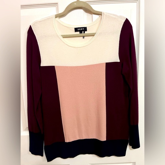 Dkny Sweaters - DKNY Crewneck Sweater size Small